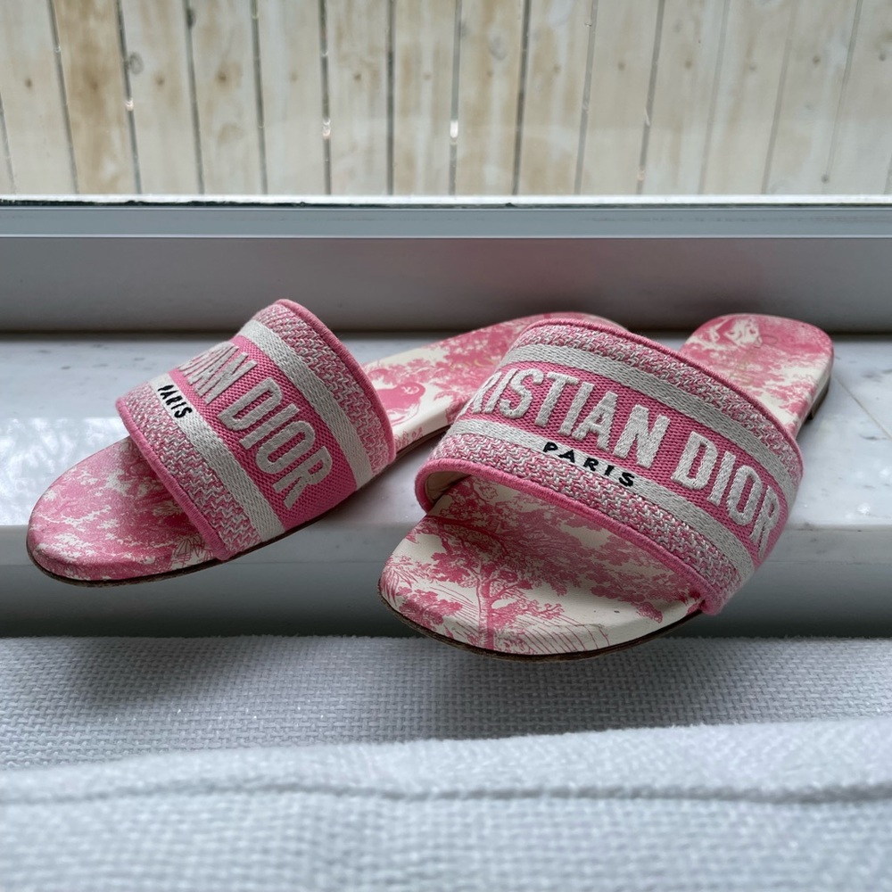 DIOR DWAY slide